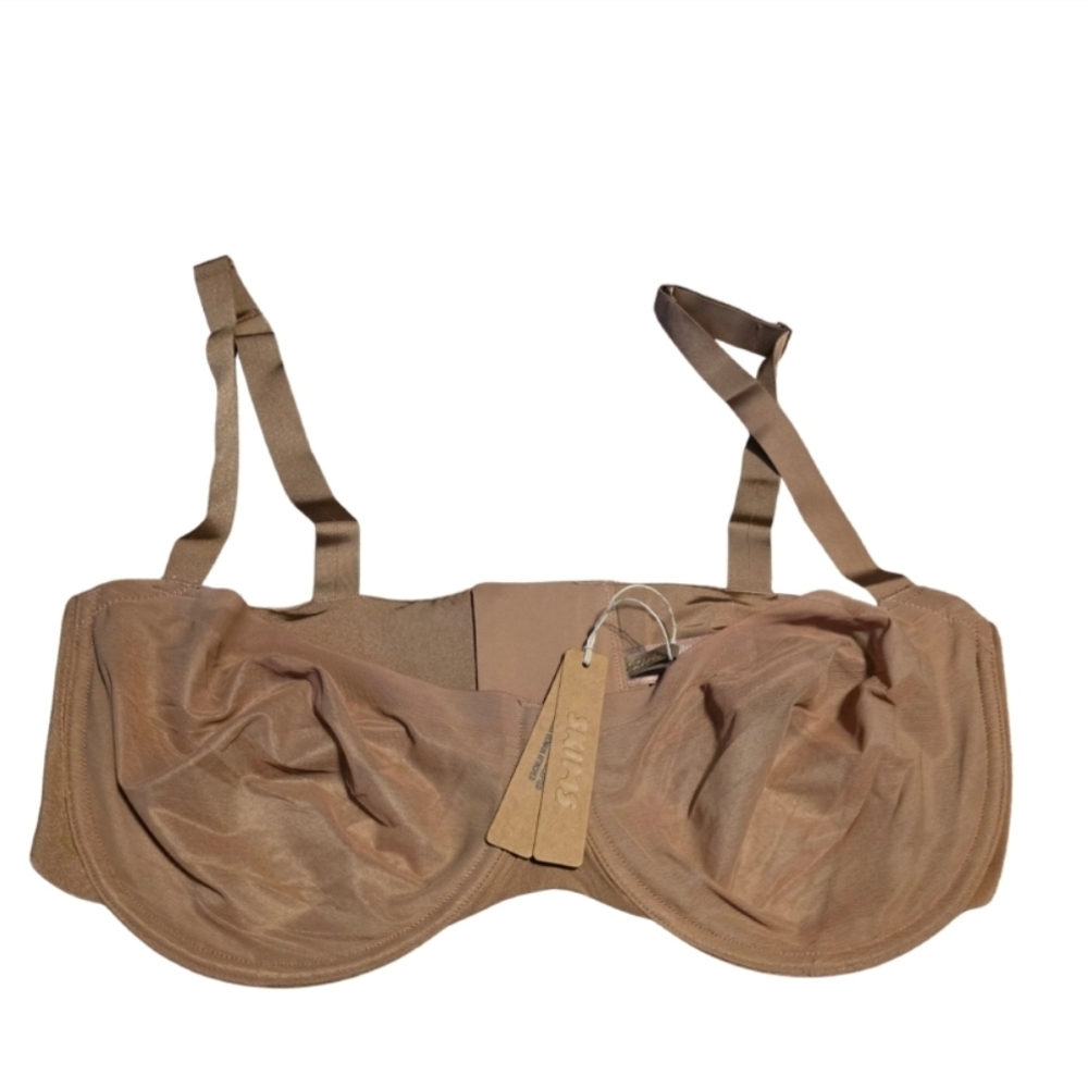 SKIMS Everyday Strapless-to-Strap Convertible Nude Bra